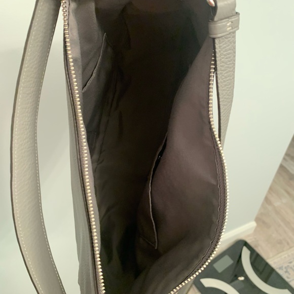 Coach leather hobo shoulder crossbody bag Gray EUC barely used - Picture 5 of 6